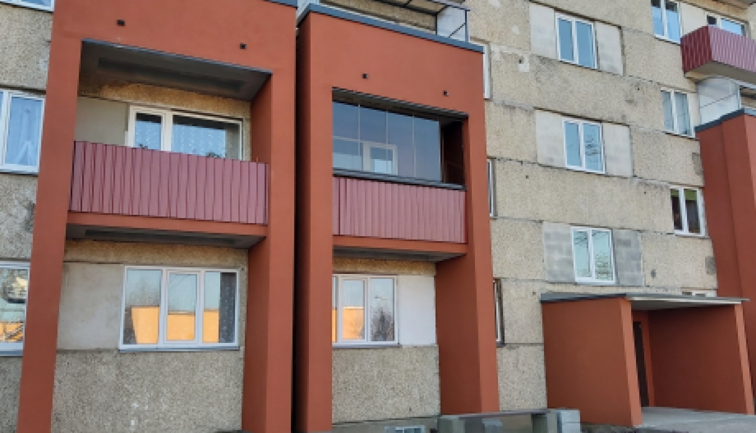 Taupīsim siltumu, aizverot kāpņu telpu durvis