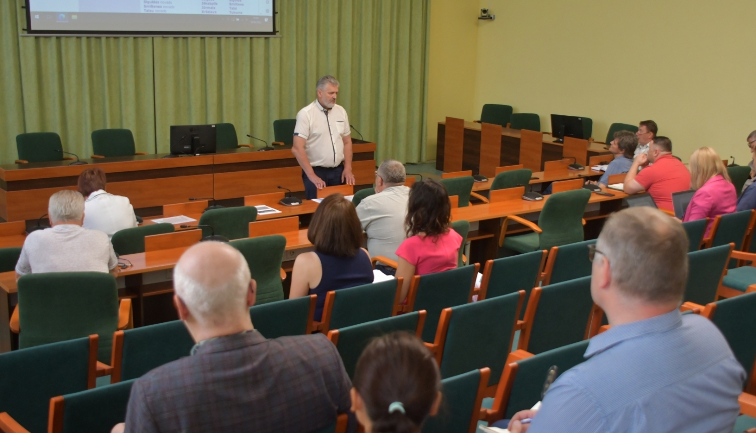 tiekas ar skolu direktoriem