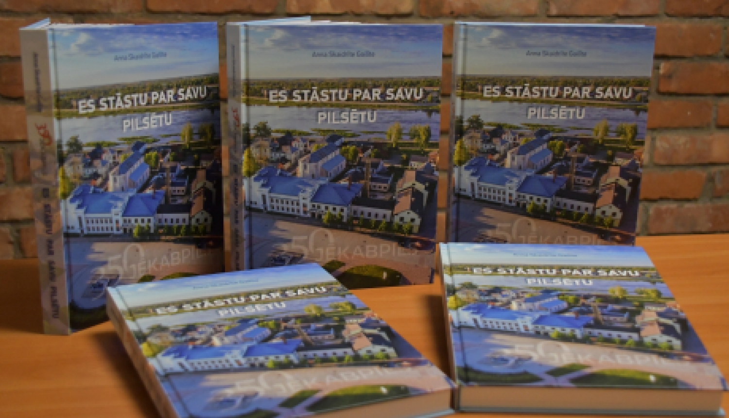 No 12.novembra Jēkabpils 350 gadiem veltīto grāmatu “Es stāstu par savu pilsētu” var iegādāties Krustpils pilī