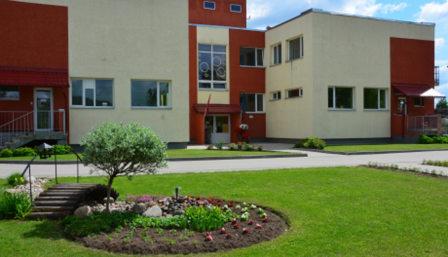 Pirmsskolas izglītības iestāžu pedagogiem un auklēm izmaksās vienreizējas piemaksas par darbu Covid-19 pandēmijas laikā