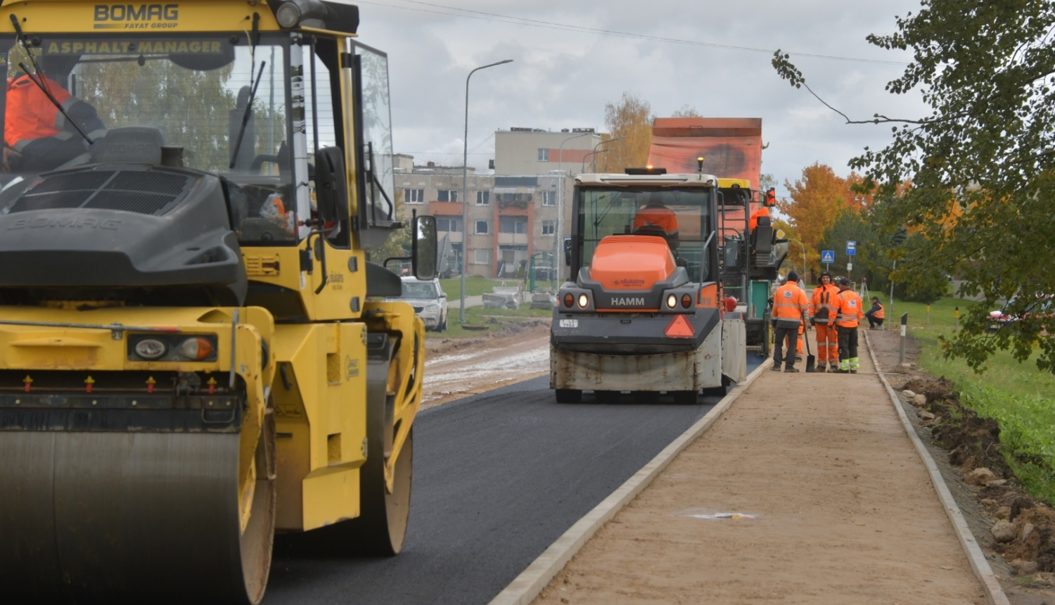 asfaltē ielas