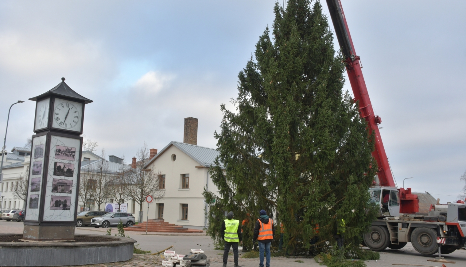 Ziemassvētku egle Vecpilsētas laukumā