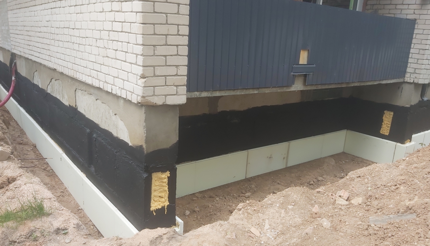 Remontdarbi mājā Celtnieku ielā 11