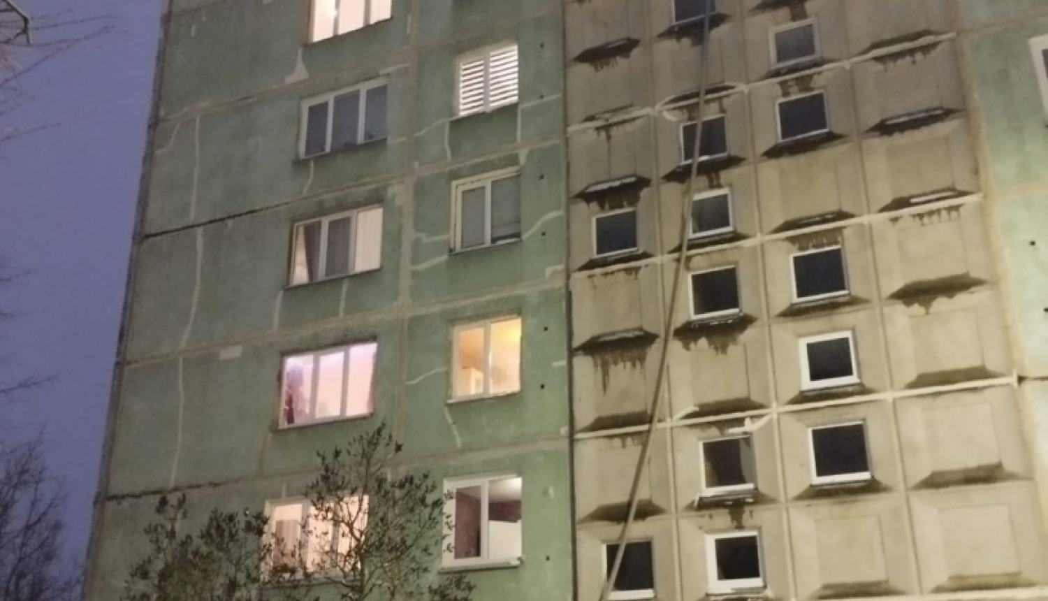 Darba process mājā Nameja ielā 20 - daudzdzīvokļu ēka no ārpuses