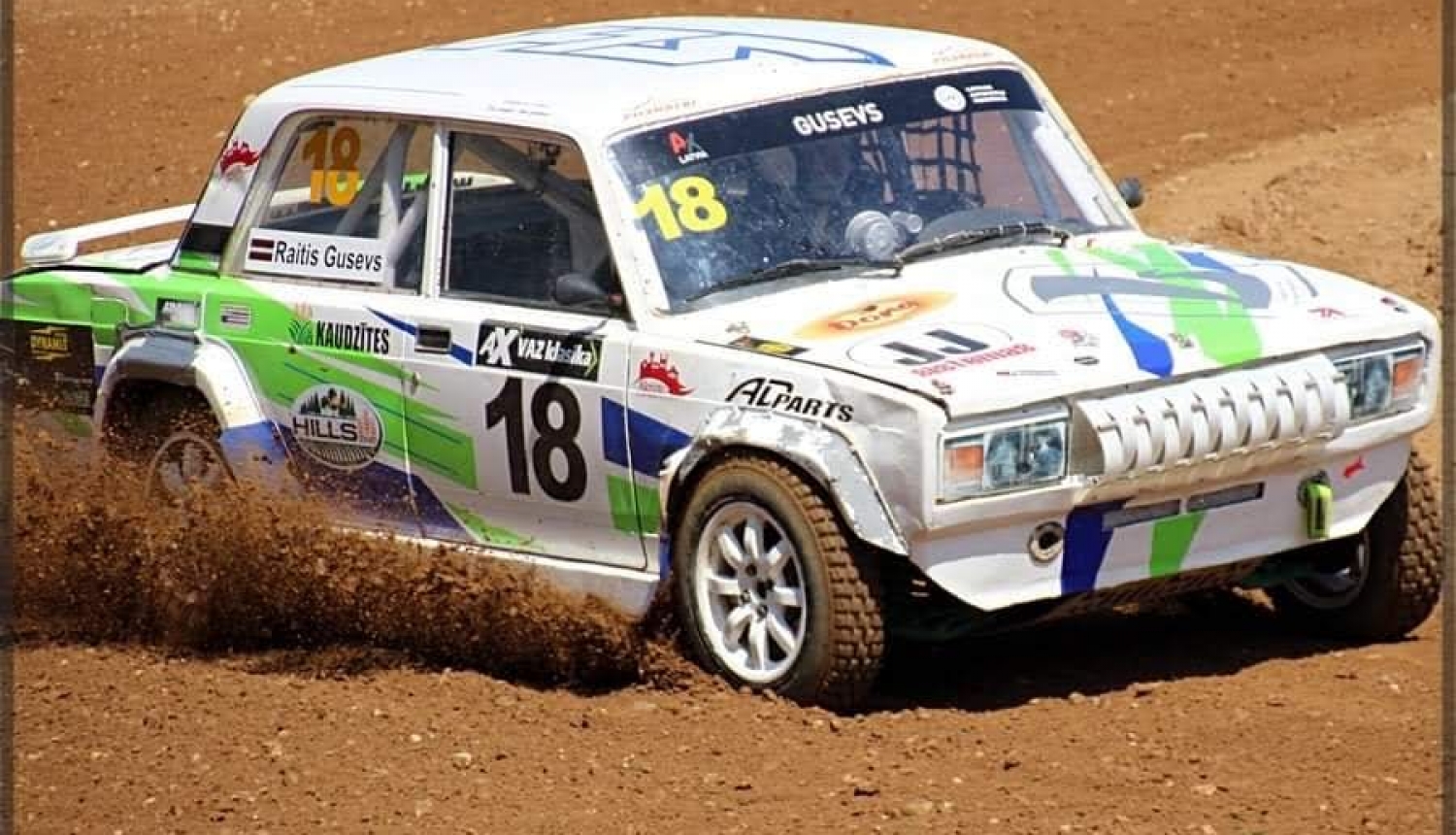 Autokrosā laurus plūc Raitis Gusevs