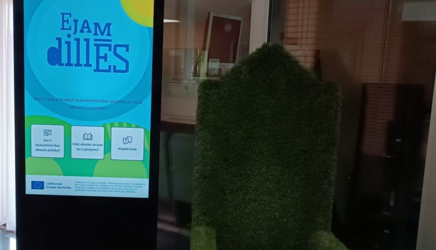 informatīvais plakāts