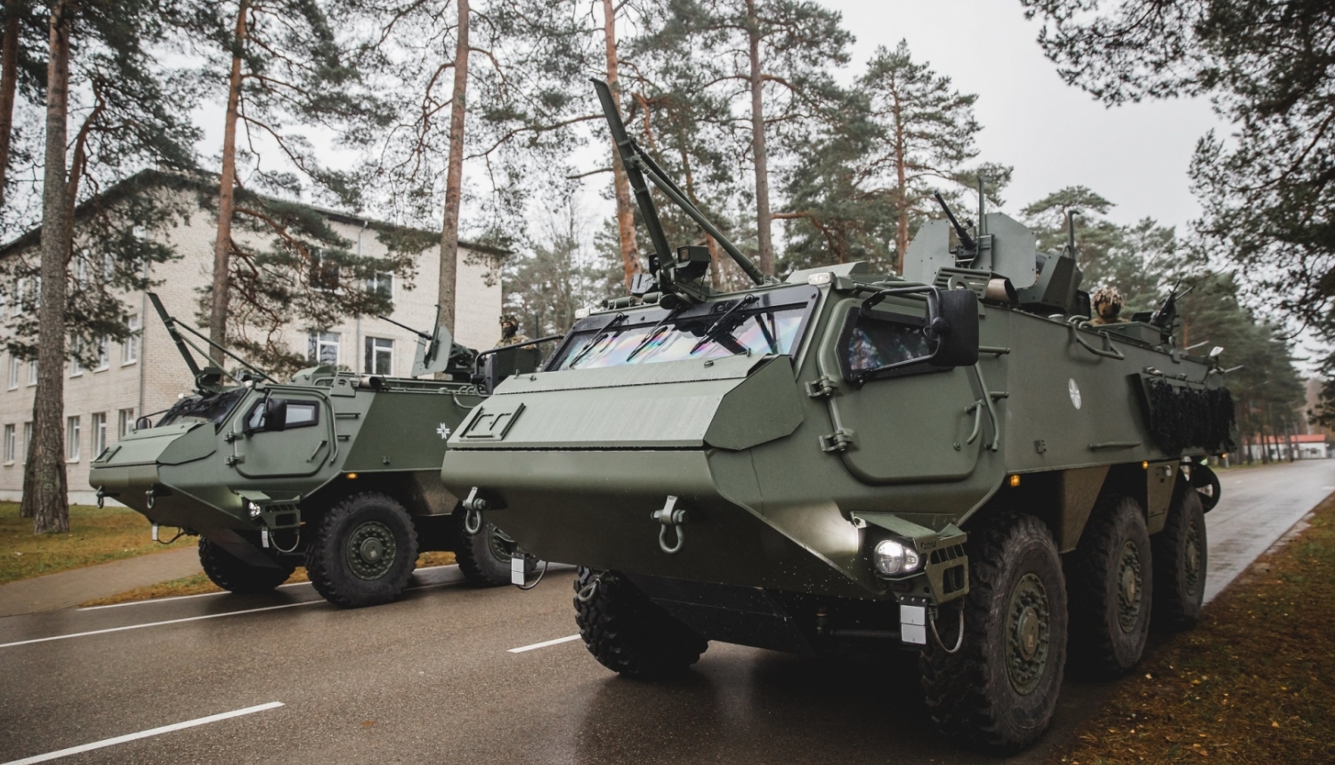 Militāras tehnikas maršs, attēloti tanki, foto Gatis Indrevics