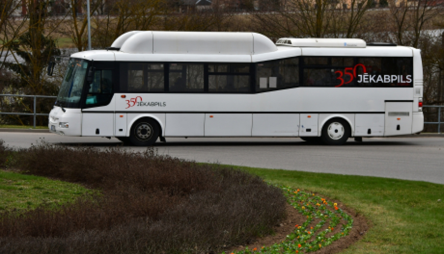 Ielas remonta dēļ noteiktas izmaiņas autobusu kustībā