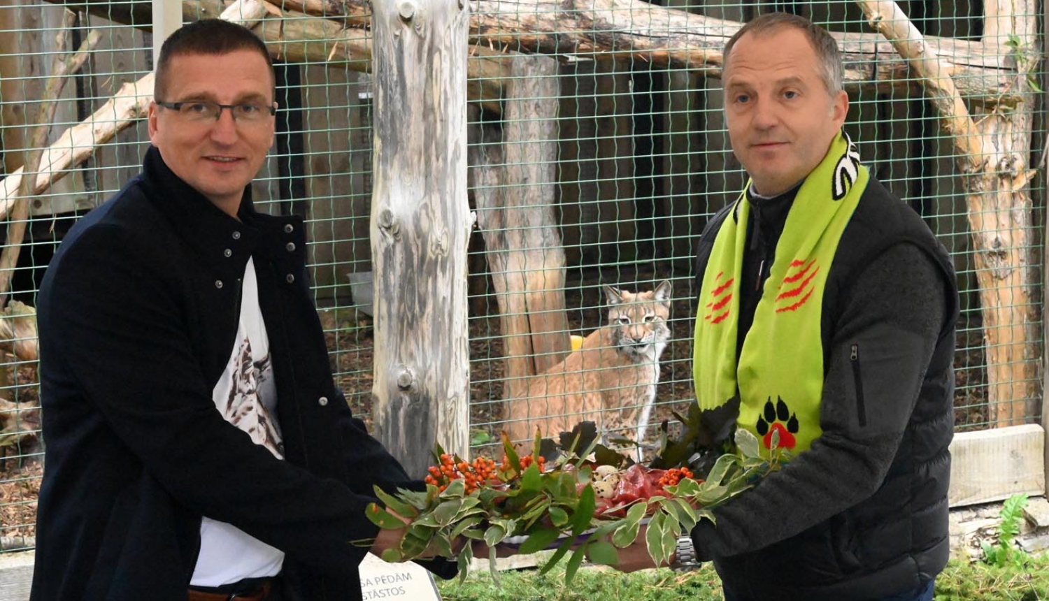 Domes vadība Rīgas Zoo sveic mazo lūsenīti