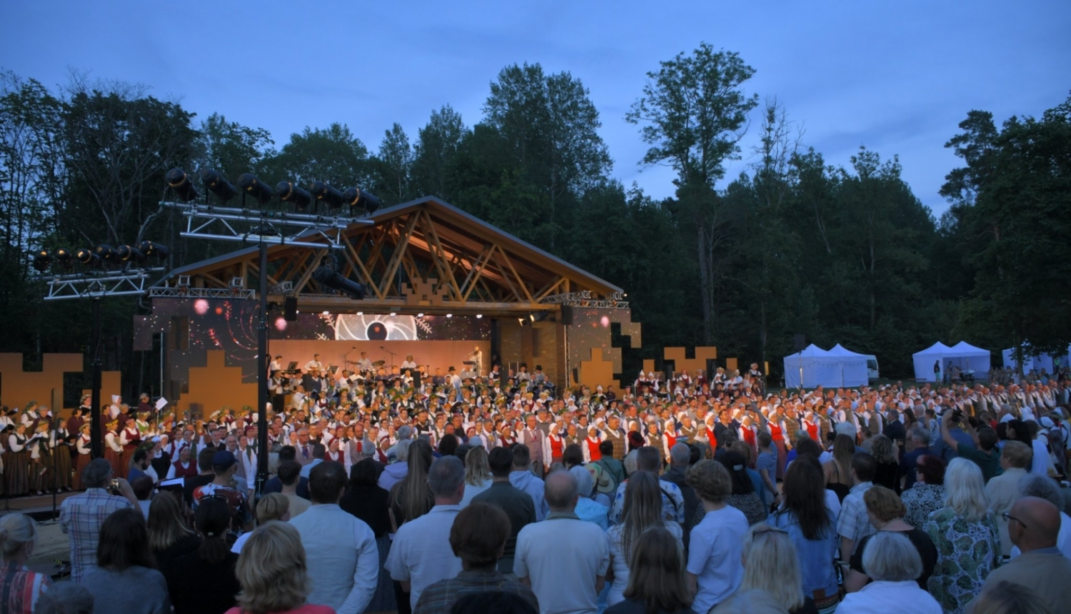 Koncerta skatuve un klausītāji