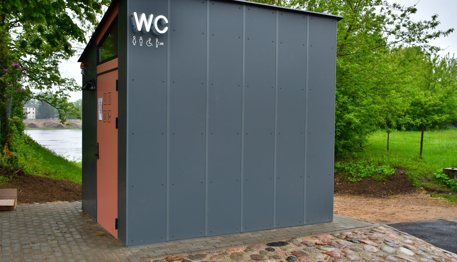 Tualete Rīags ielā, Jēkabpilī